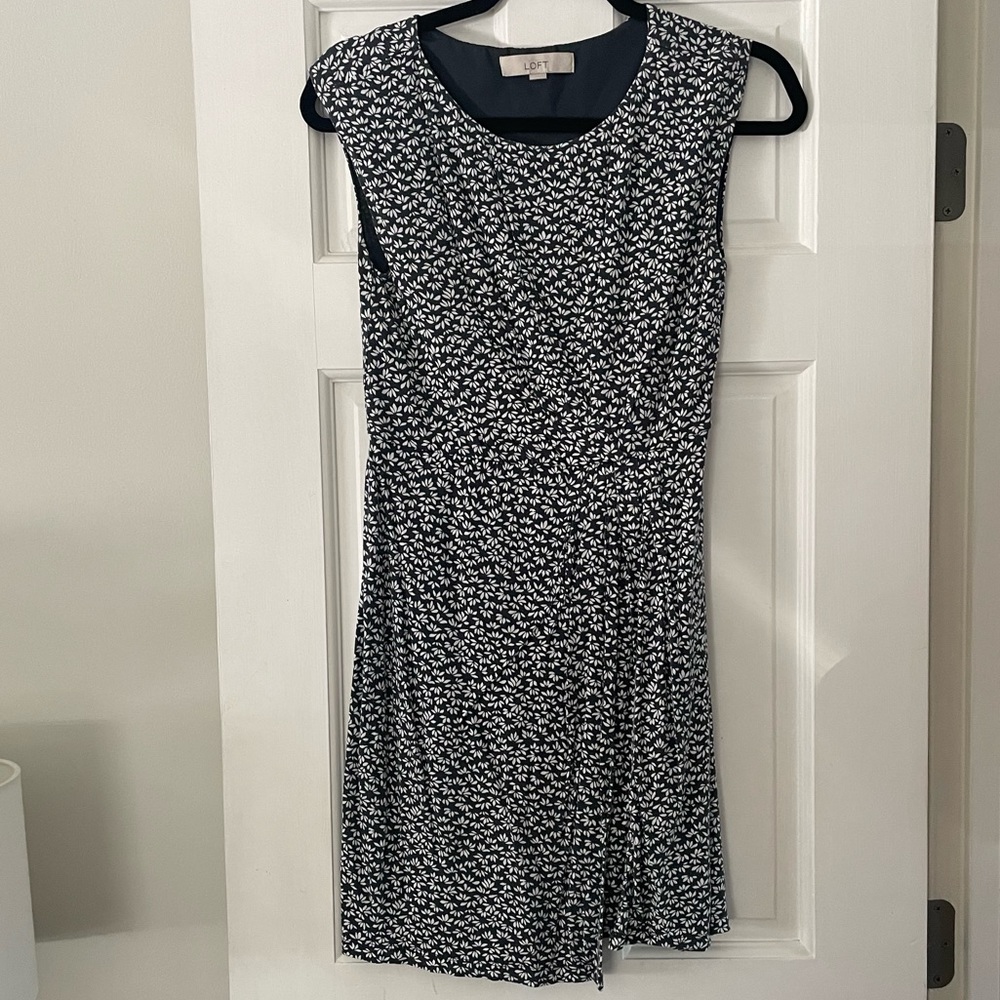 Ann Taylor Loft sleeveless, short dress. Size XS. Blue with white flowers